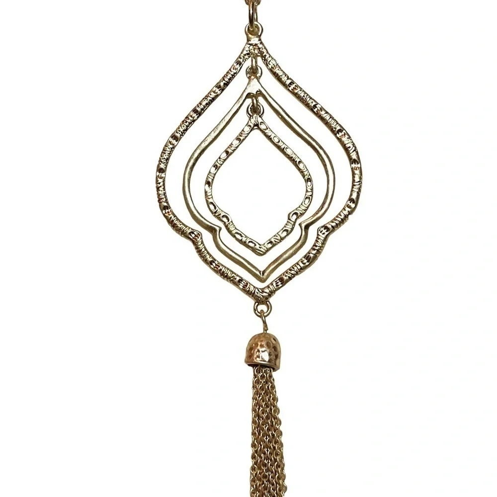 JV Long Hammered‎ Gold Tone Metal Lariat Statement Necklace With Tassel Detail